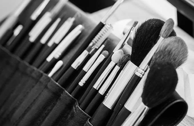 プロによるメイクアップ